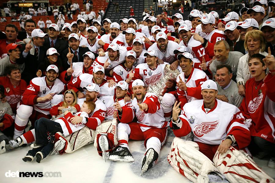 0605wings_group.jpg