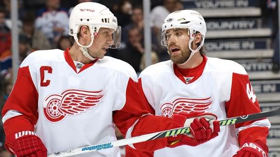 nhl_g_lidstrom-zetterberg01_576.jpg
