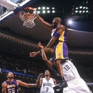 dwight howard dunking pictures. dwight howard dunk lakers.