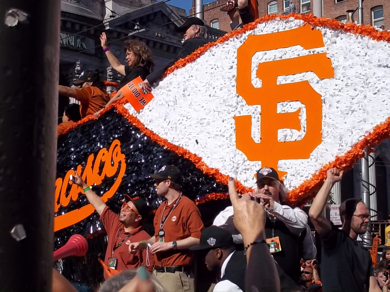 SF Giants Float From World Series Parade