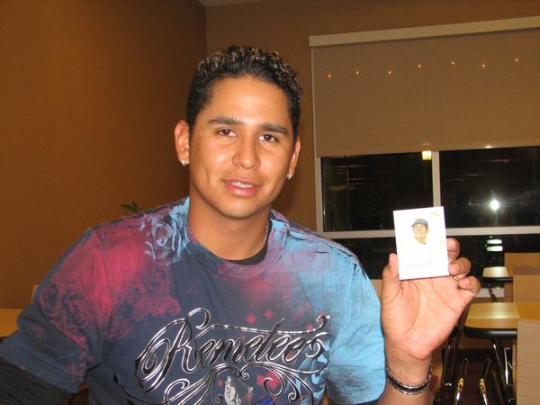2010 Topps Chicle Carlos Carrasco Signing