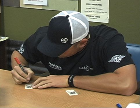 World Disc Golf Champion Avery Jenkins Signing Topps Allen & Ginter Framed Mini Card