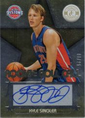 2012-13 panini Totally Certified Gold Rookie Roll Call Autograph #50 Kyle Singler #/25