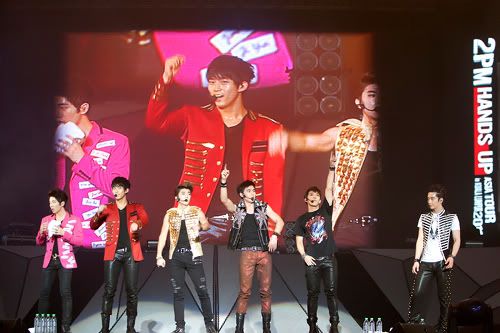2pm malaysia handsup tour2011 2PM Hands Up Asia Tour Live in Malaysia 2011