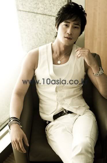 http://i669.photobucket.com/albums/vv54/0rch1d/celeb/20090708114148_KangJiHwan.jpg