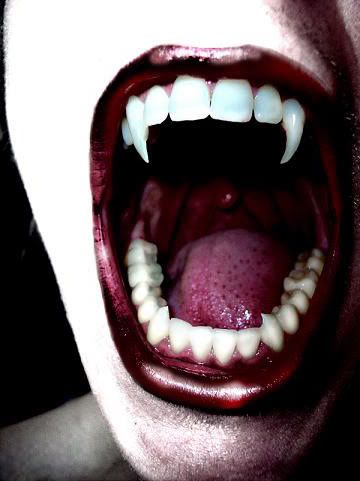 Sexy Vampire on Vampire Teeth Picture By Weeno30   Photobucket