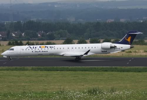 Nach Wien werden die CRJ 900 in Air One Bemalung eingesetzt - Foto: Flughafen Dortmund